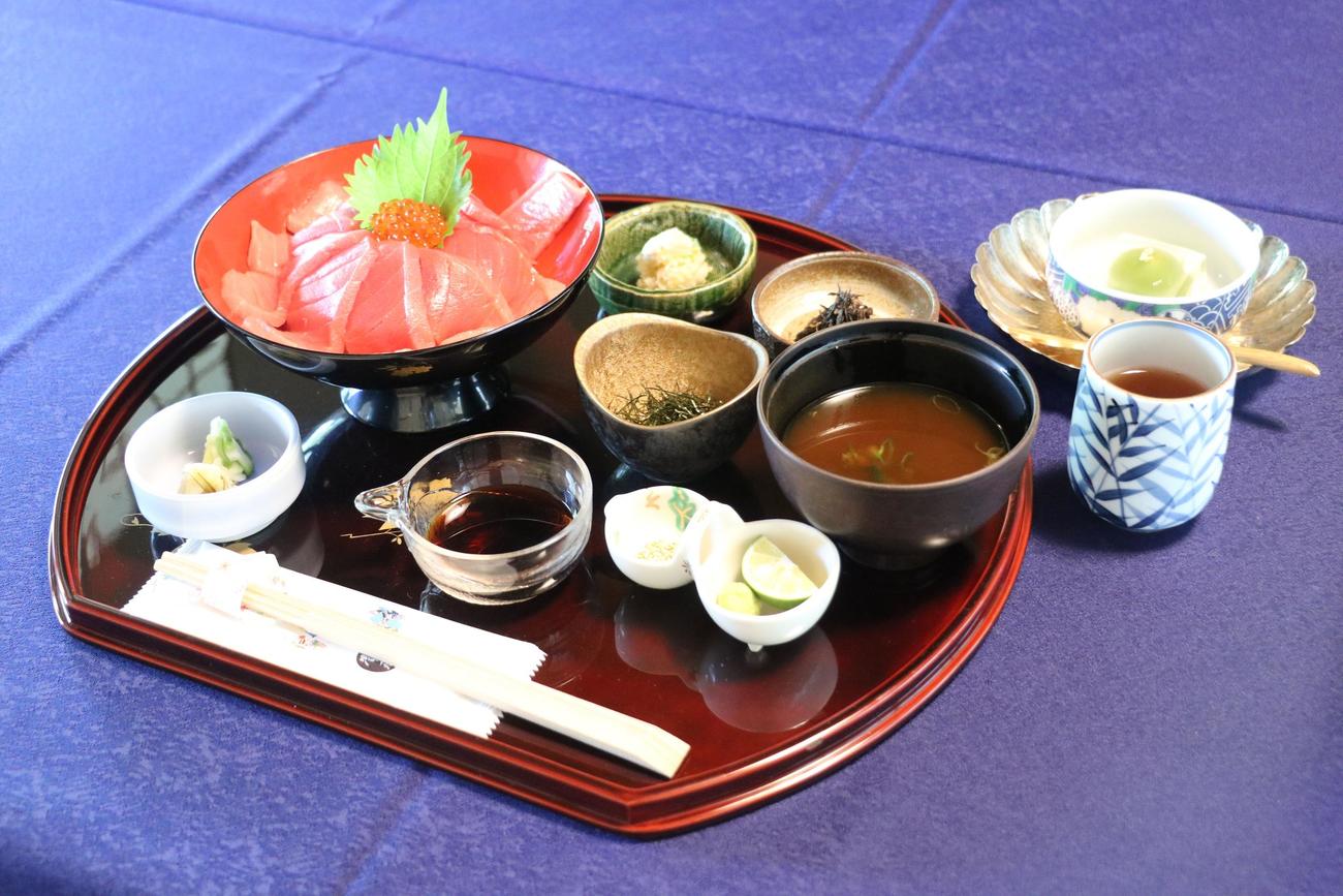 藤井聡太王位、佐々木大地七段が勝負メシに注文した「鉄火丼」（日本将棋連盟提供）