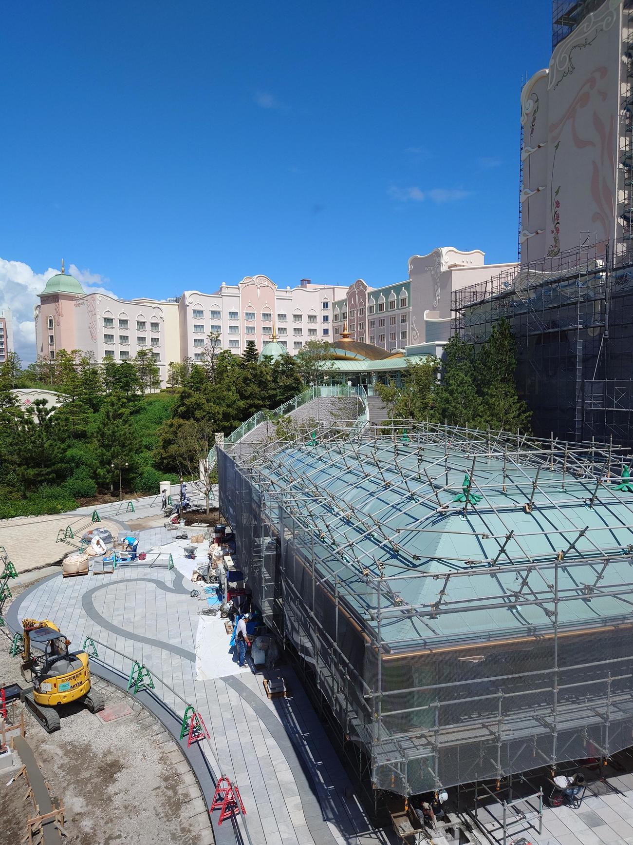 建設中の東京ディズニーシー・ファンタジースプリングスホテル（撮影・寺沢卓）