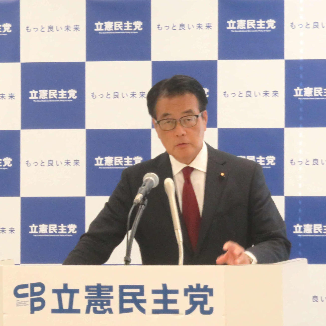 立憲民主党の岡田克也幹事長は日本維新の会の馬場伸幸代表の発言を批判、苦言を呈した（撮影・大上悟）