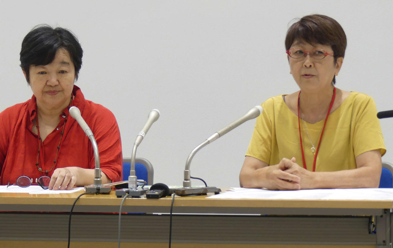神宮外苑再開発での樹木伐採中止や計画の再考に、78人の文化人らが賛同したことを発表する作家の森まゆみ氏（左）と建築家の大橋智子氏（撮影・中山知子）