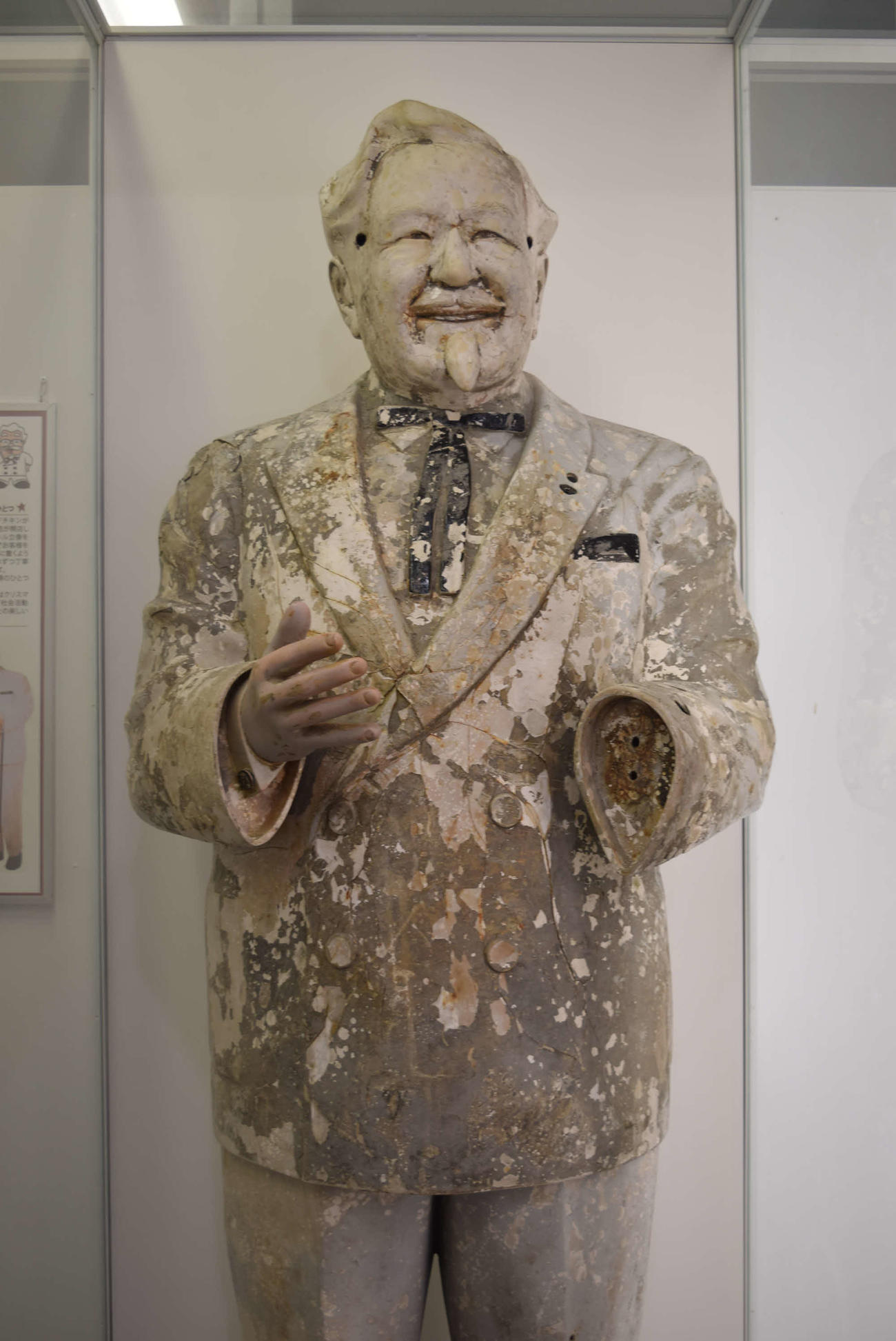 道頓堀から舞い戻った「おかえり！カーネル」も阪神の“アレ”を心待ちにしている（撮影・阪口孝志）