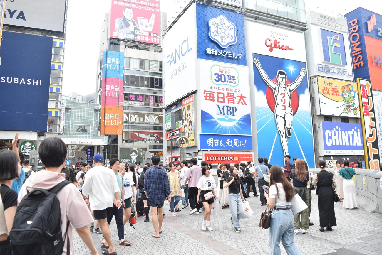 いつもの戎橋。アレ決定でどうなる？（撮影・阪口孝志）
