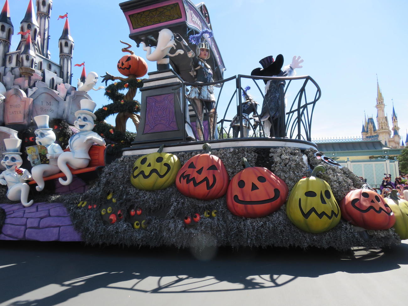 ディズニー・ハロウィーンのパレード