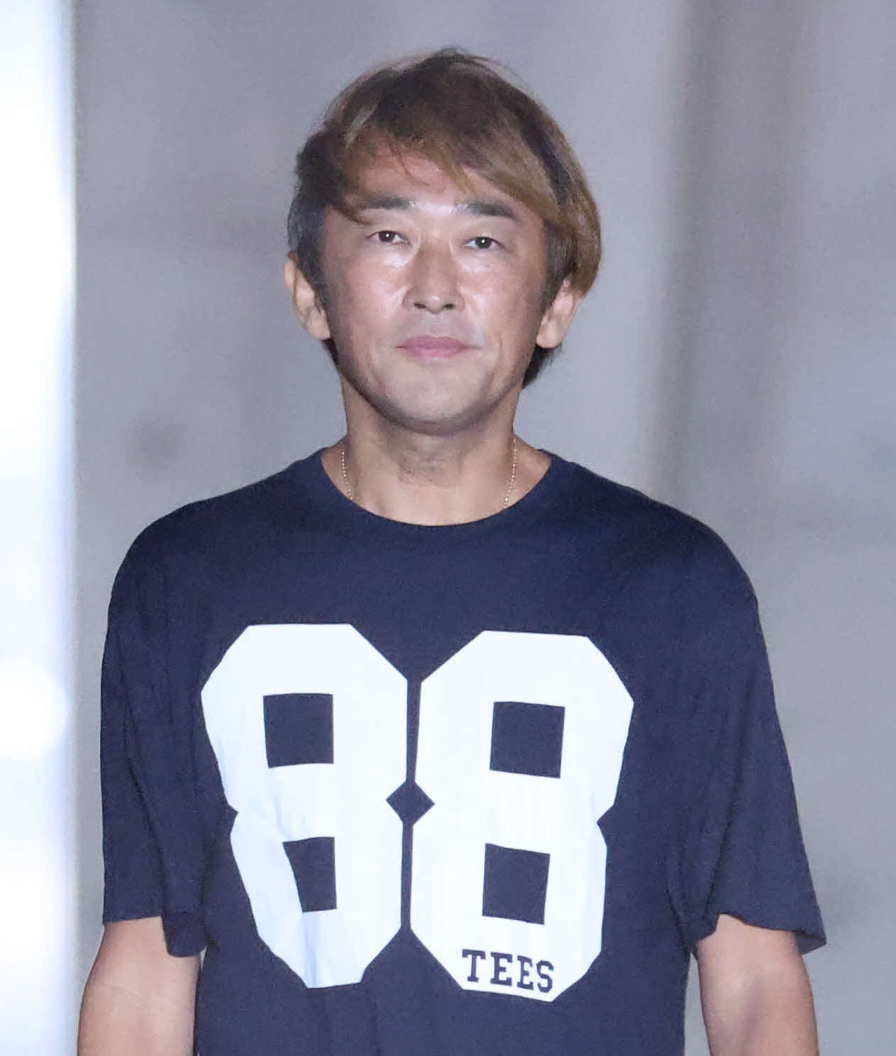 保釈され、東京拘置所を出るガーシーこと東谷義和被告（撮影・宮地輝）