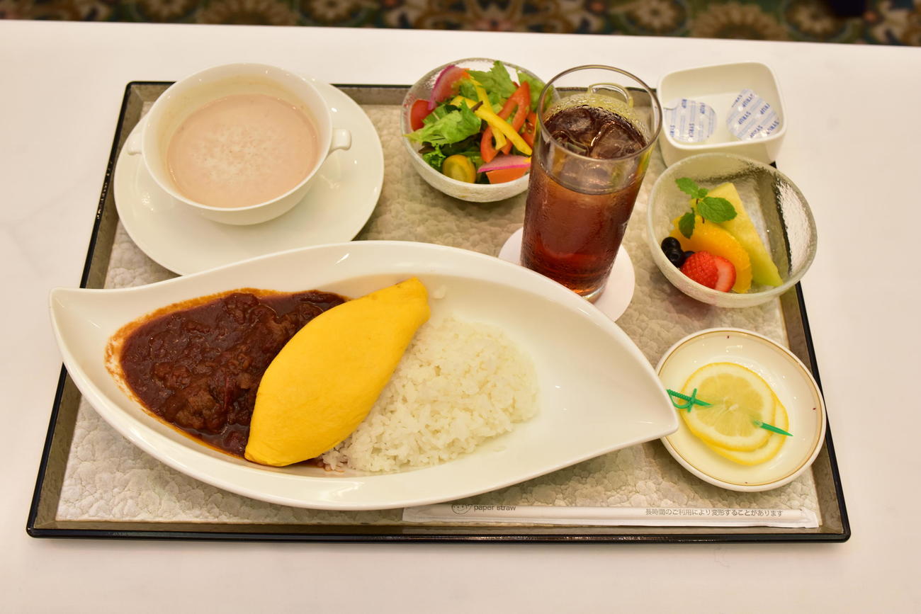 藤井聡太7冠の昼食「「あいち牛のハヤシライス　名古屋コーチンの卵のオムレツのせ」（日本将棋連盟提供）