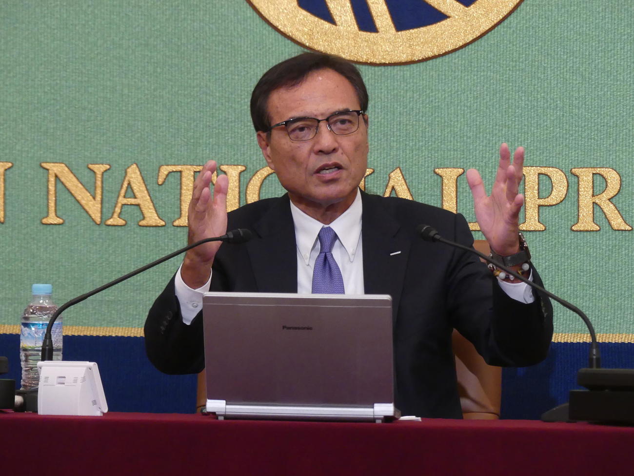 日本記者クラブで会見する経済同友会の新浪剛史代表幹事（撮影・中山知子）