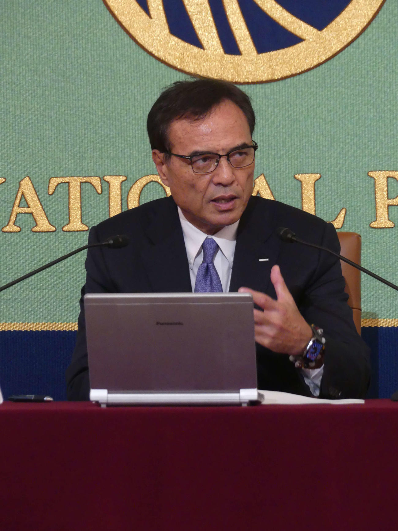 日本記者クラブで会見する経済同友会の新浪剛史代表幹事（撮影・中山知子）