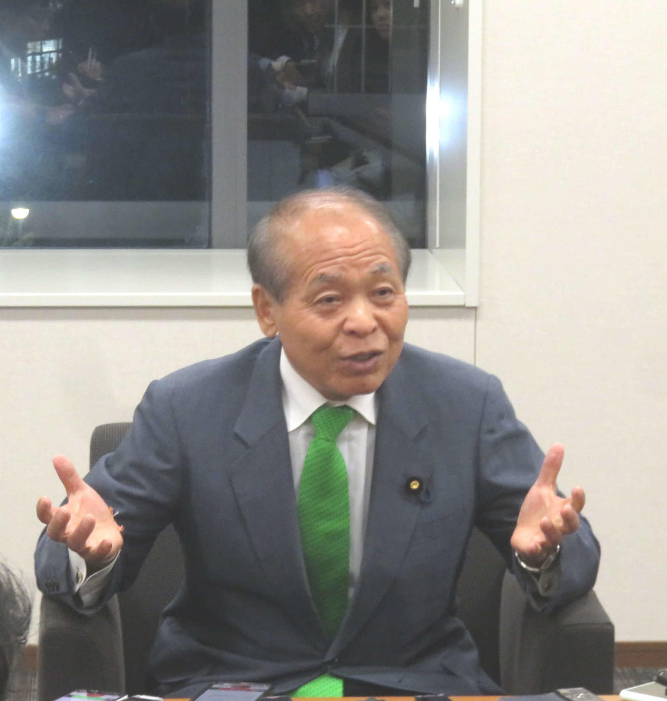 日本維新の会の鈴木宗男参院議員は会見で離党届を提出したことを明らかにした（撮影・大上悟）