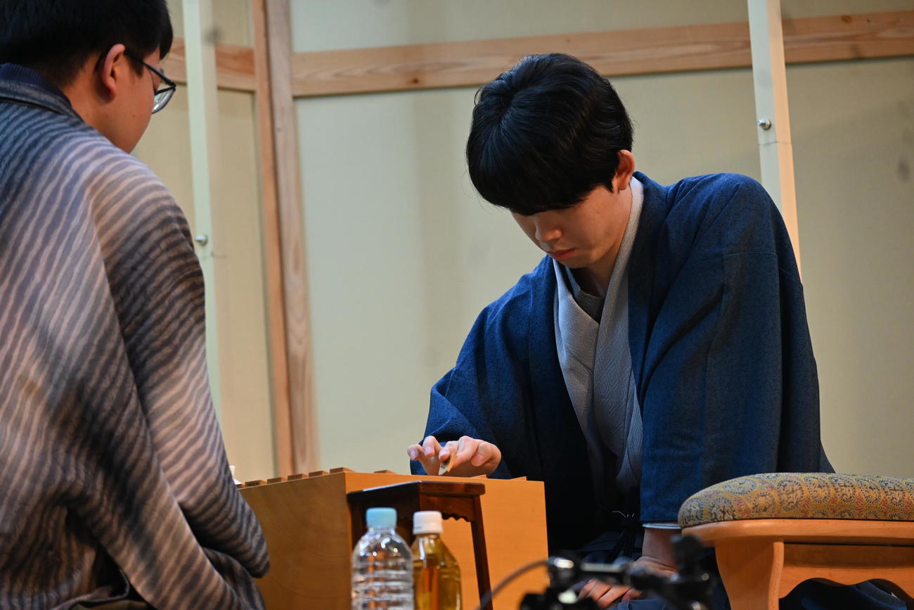 JT杯準決勝に臨んだ藤井聡太8冠（撮影・松浦隆司）
