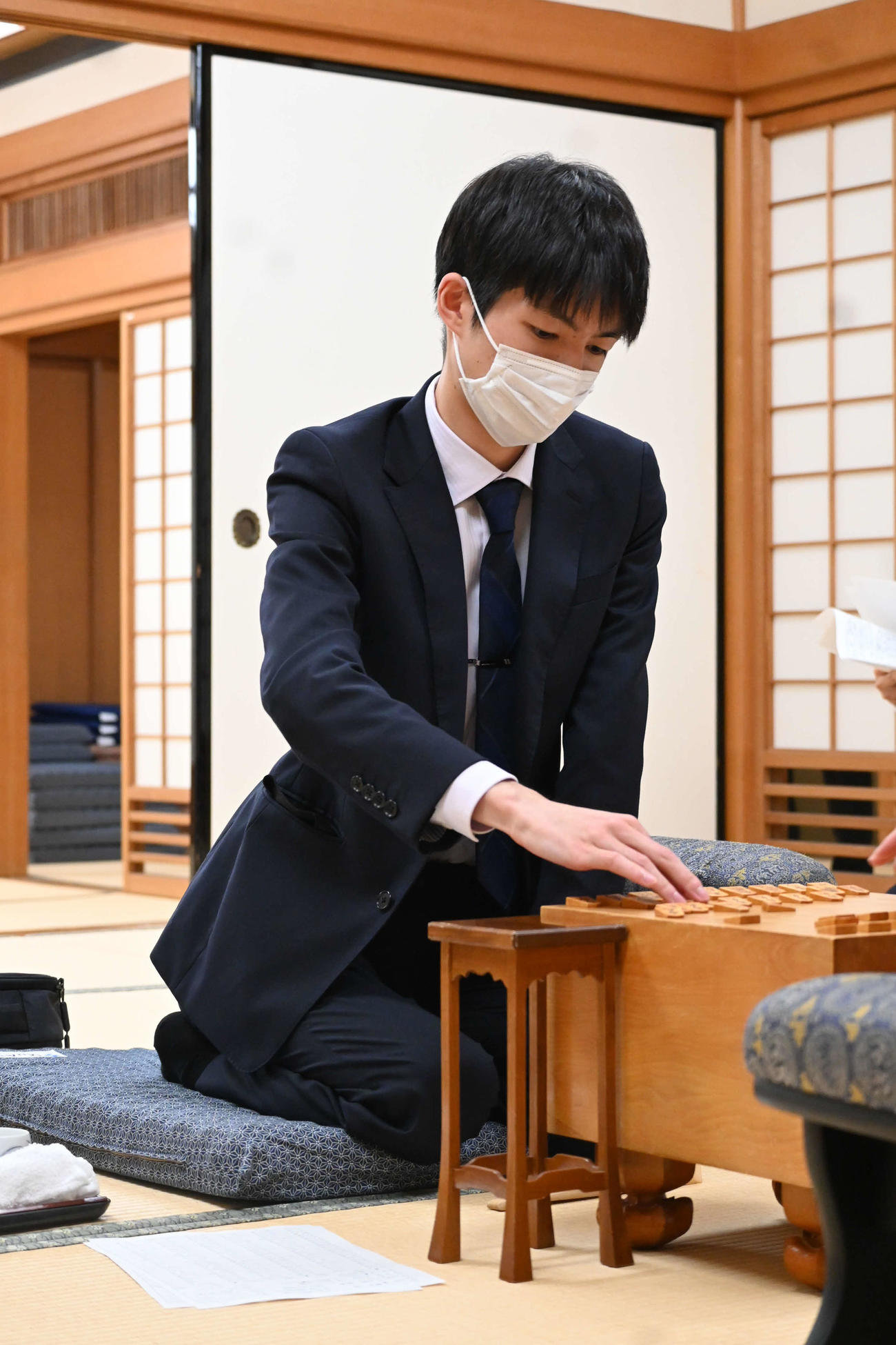 第54期新人王戦決勝3番勝負第2局に臨んだ上野裕寿四段（撮影・松浦隆司）