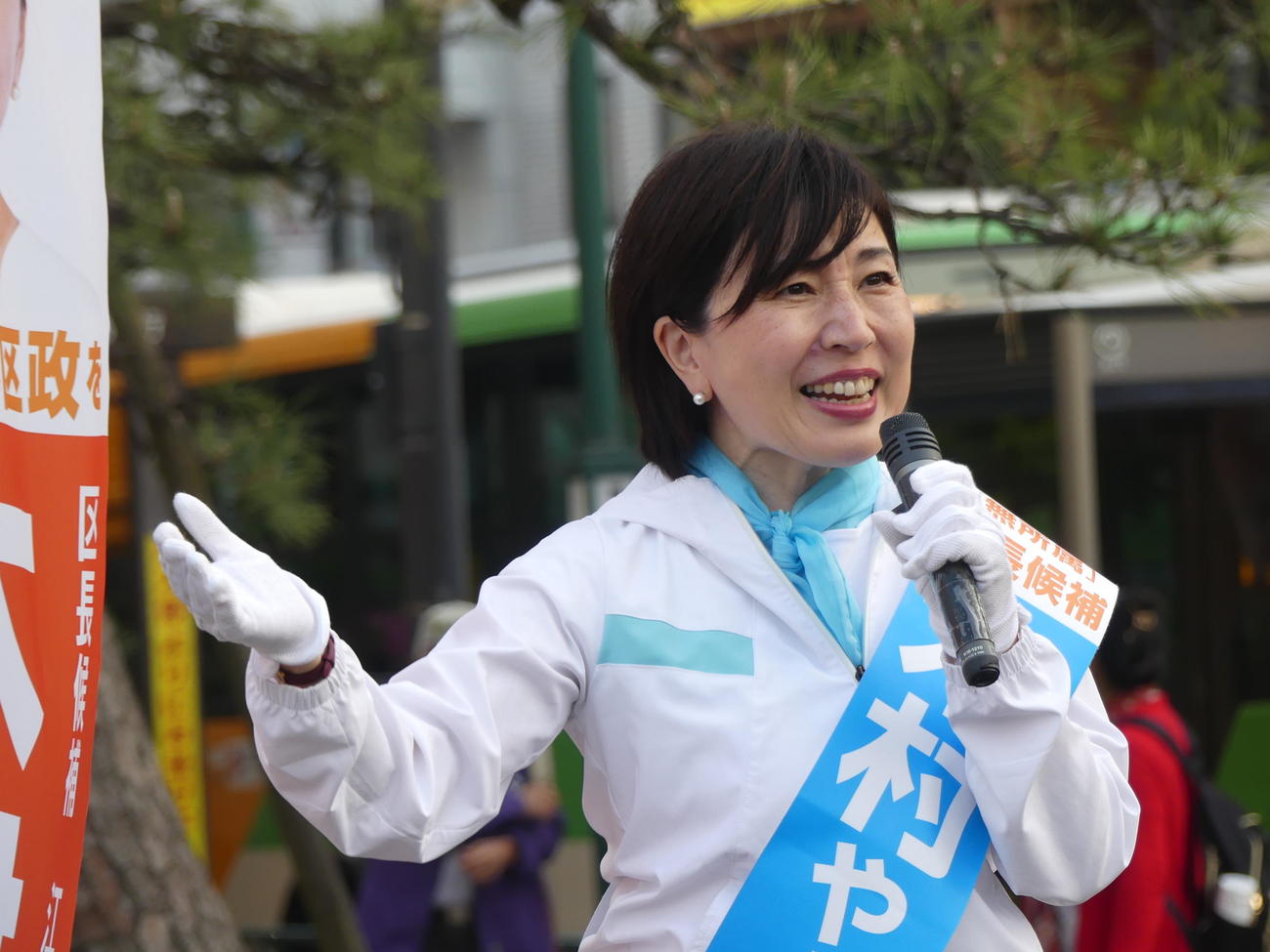 今年4月の区長選で支持を訴える東京都江東区の木村弥生区長（2023年4月撮影）