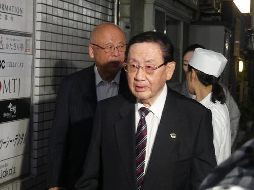 小泉純一郎元首相「私は何も言わん」岸田首相の評価問う報道陣かわす