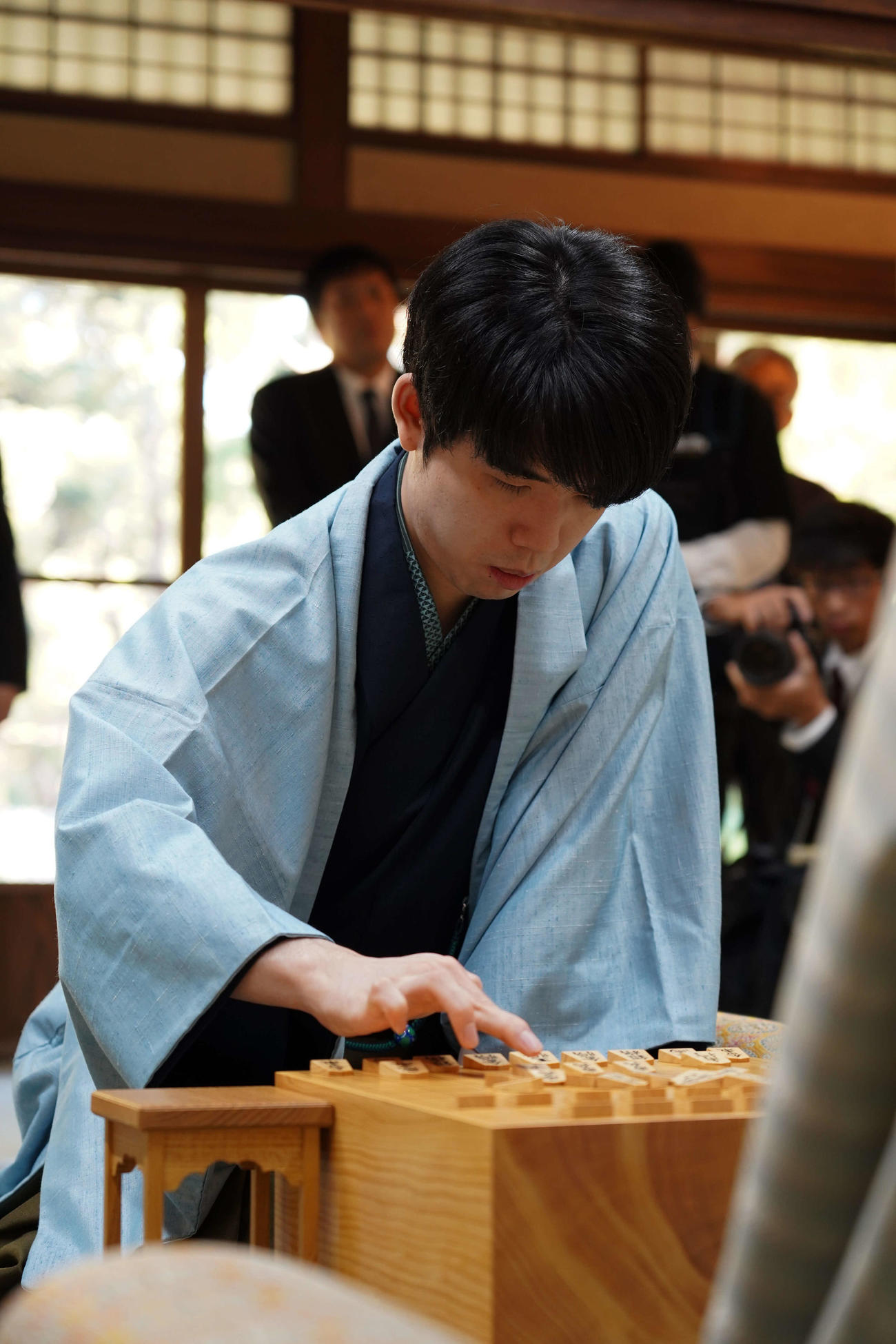 竜王戦7番勝負第3局に臨んだ藤井聡太竜王（日本将棋連盟提供）