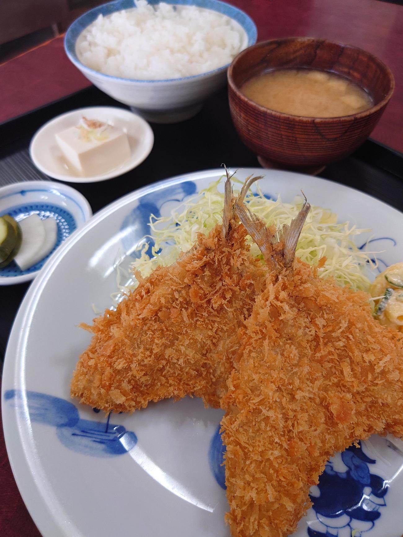 黒船食堂のアジフライ定食