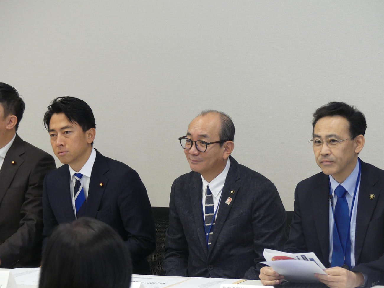 超党派ライドシェア勉強会に出席した左から小泉進次郎元環境相、田中幹夫・富山県南砺市長、大泉潤・北海道函館市長（撮影・中山知子）