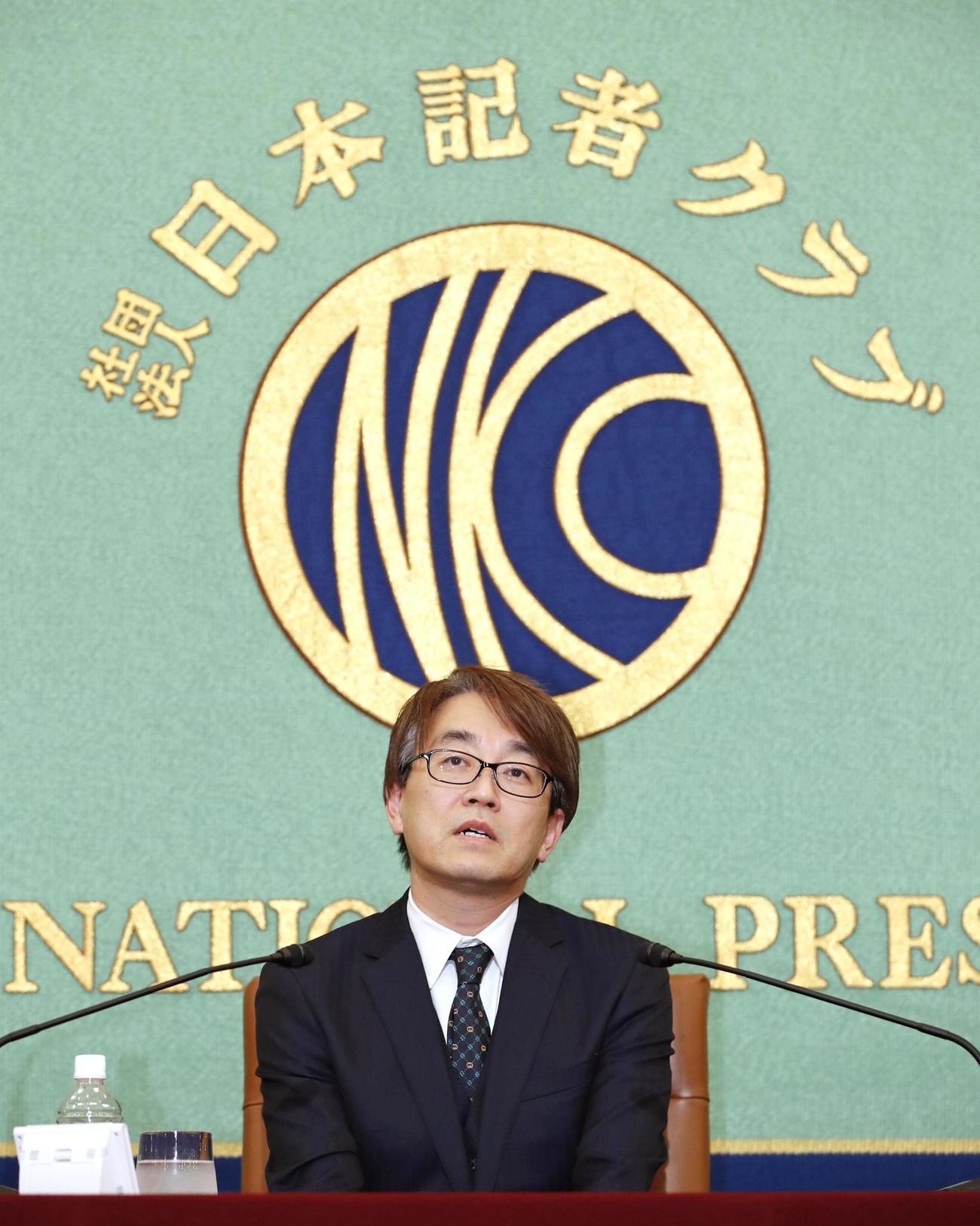 日本記者クラブで講演する日本将棋連盟の羽生善治会長（共同）