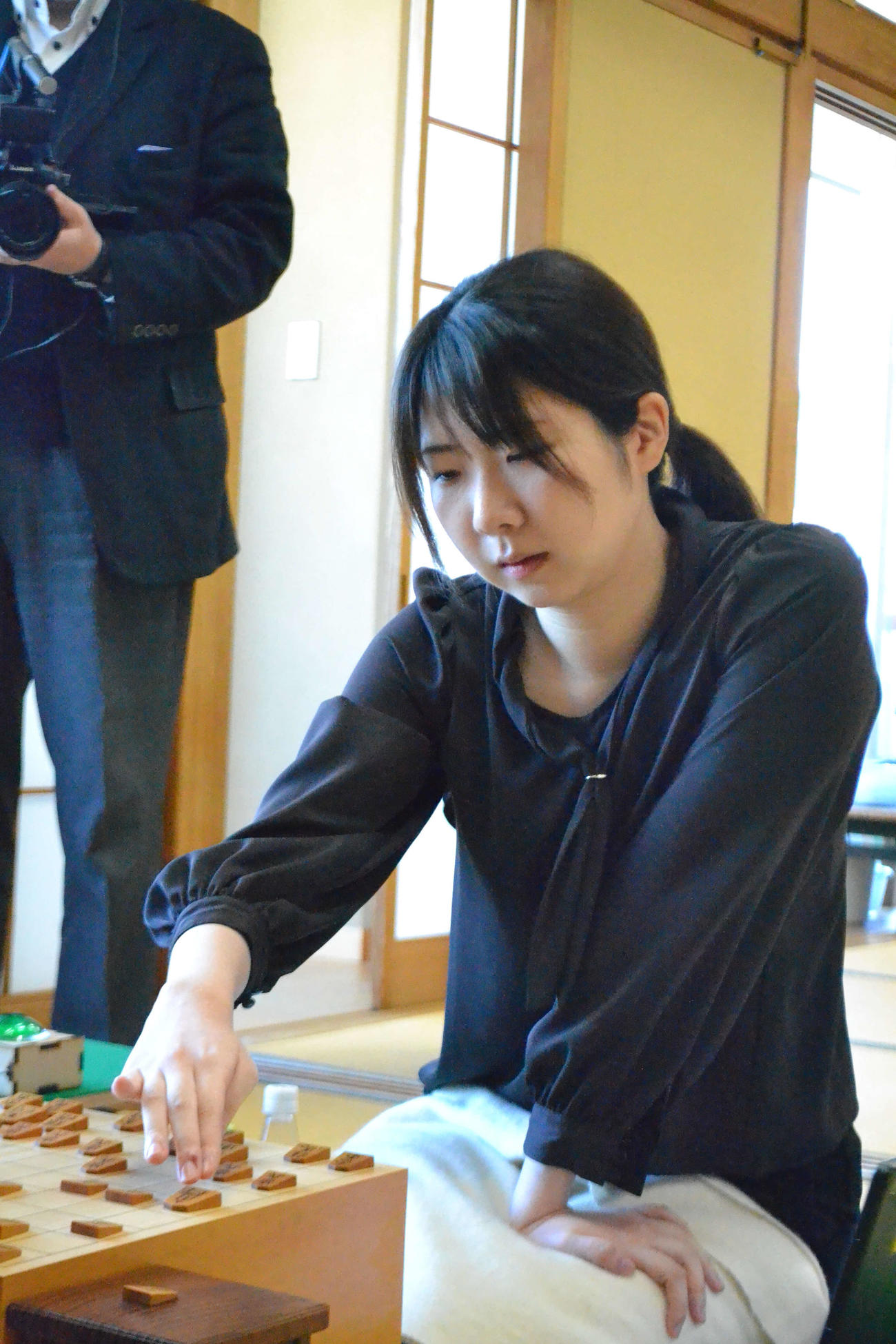 女流棋士として初めて朝日杯で2次予選に進出しながら初戦で佐藤康光九段に敗れて惜しくも姿を消した西山朋佳女流4冠