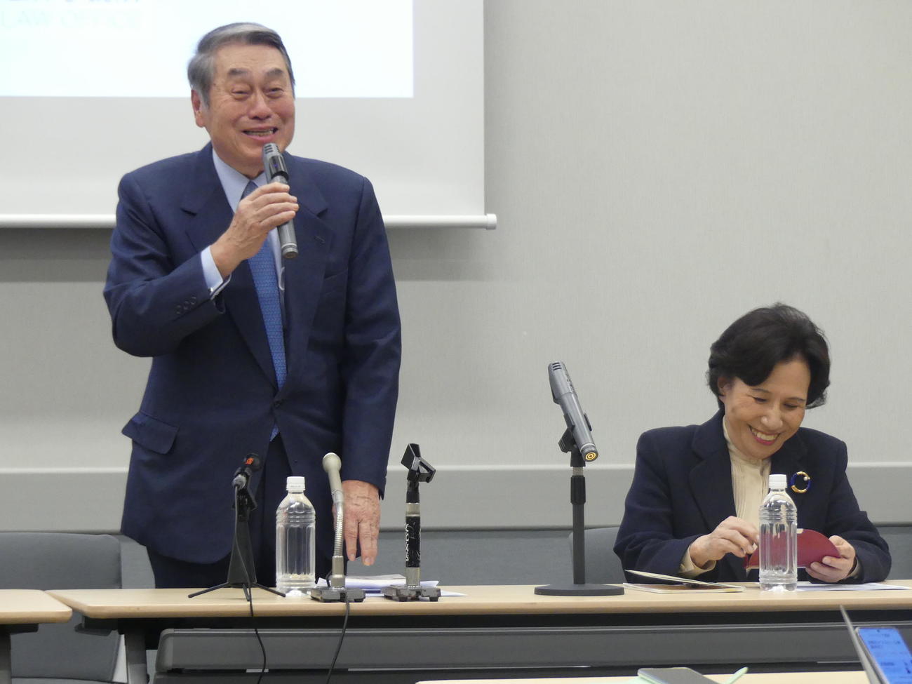政治改革への提言について訴える田中直紀元防衛相（左）と田中真紀子元外相（撮影・中山知子）