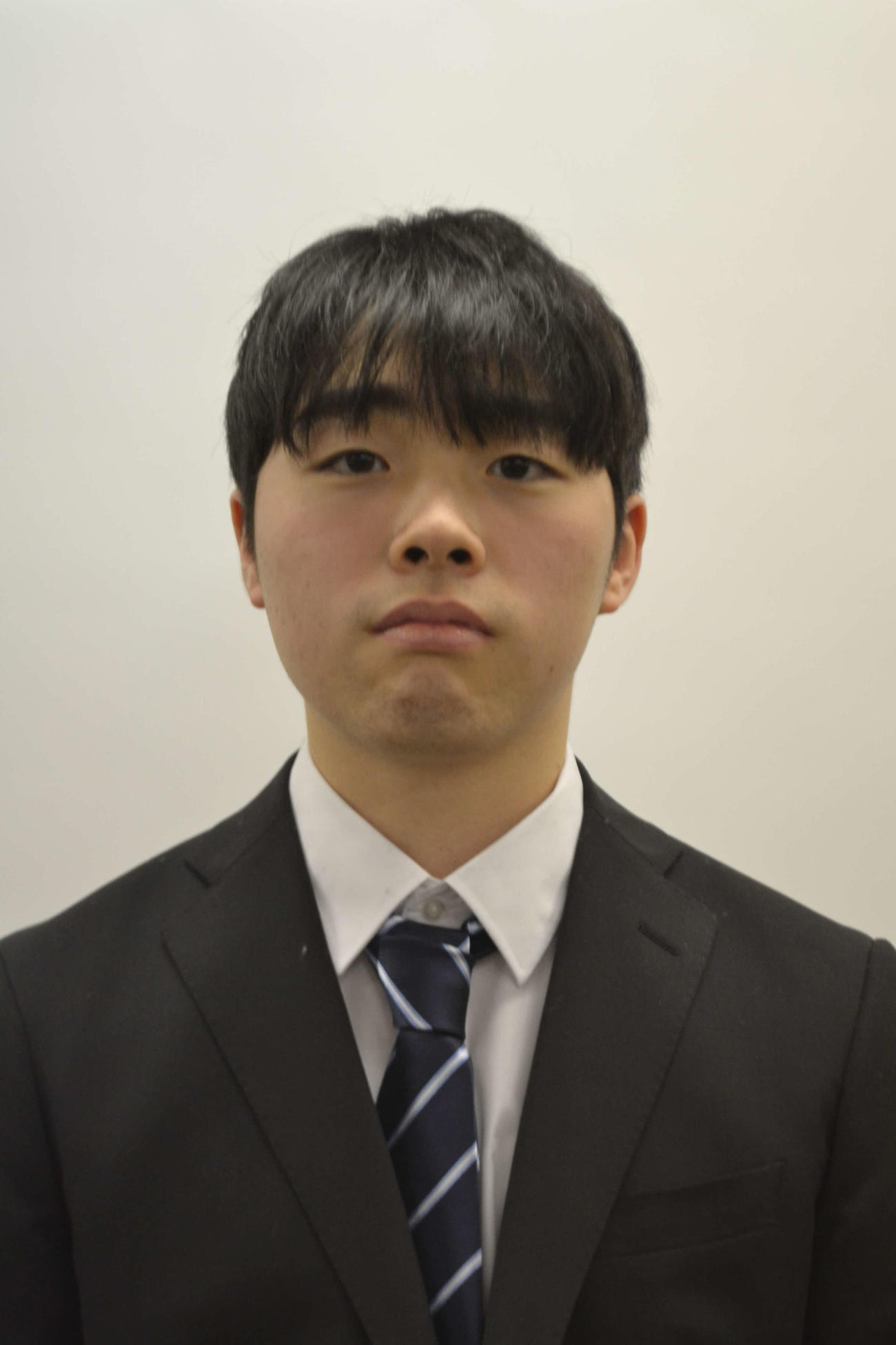 冬季採用試験を15戦全勝で1位通過して来年1月から囲碁のプロ棋士として公式戦に参加する柳井一真新初段