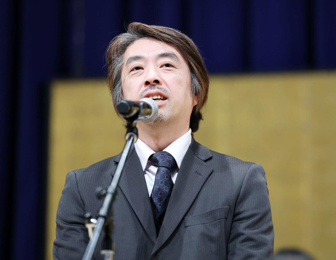 抱負を語る久保九段（撮影・鈴木正人）