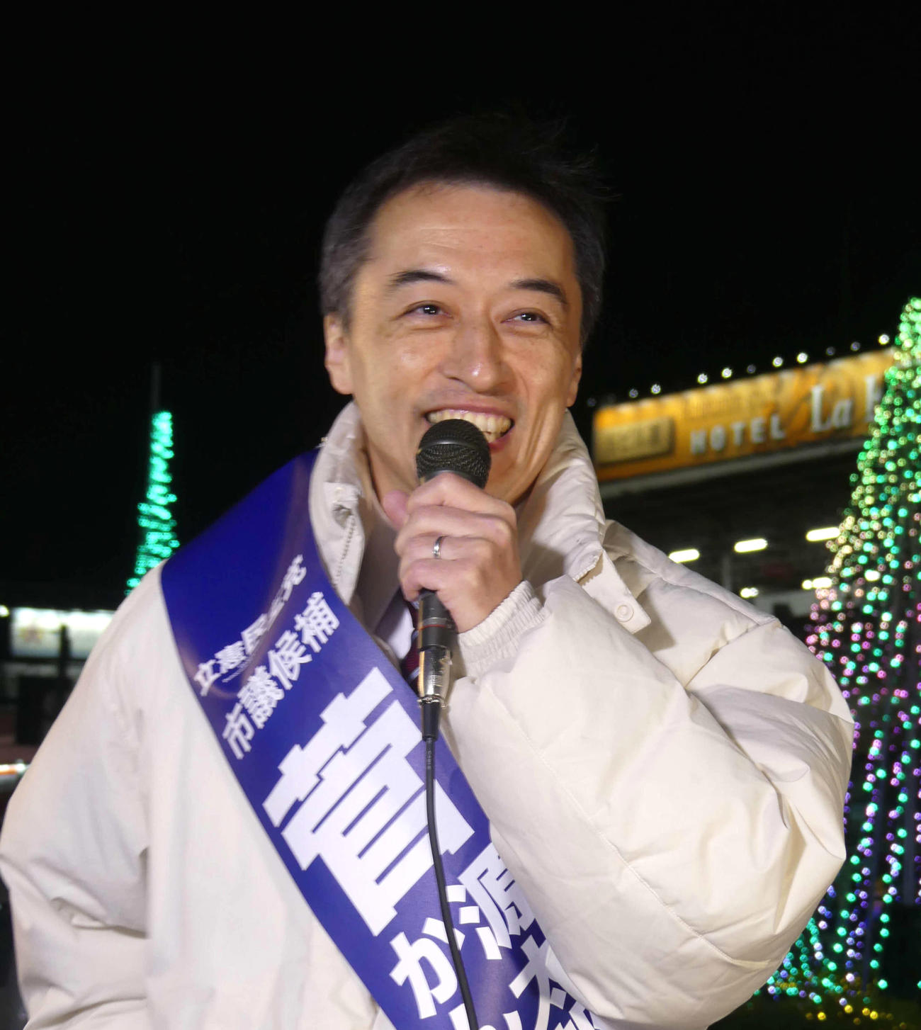 武蔵野市議補欠選挙で初当選した菅直人元首相の長男、菅源太郎氏（撮影・中山知子）