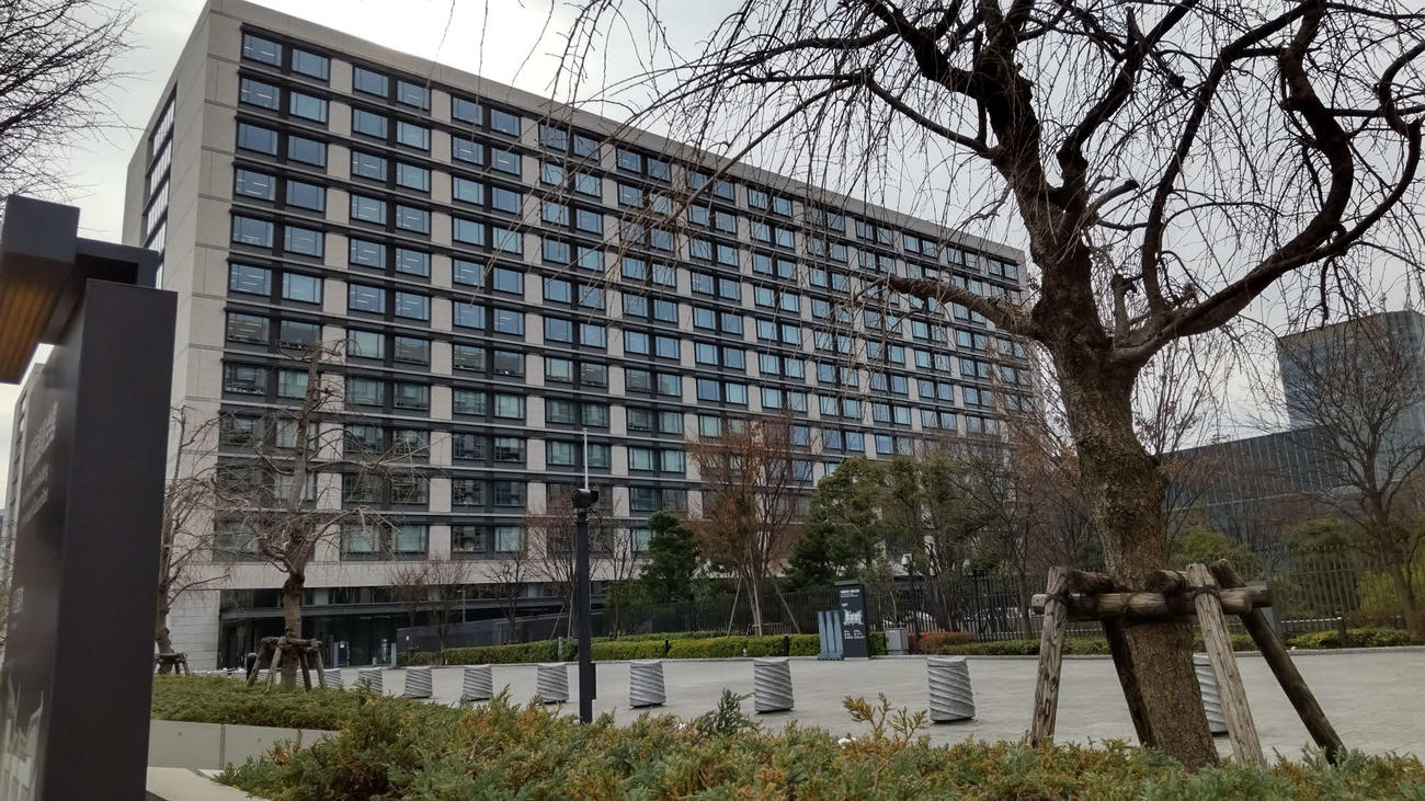 東京地検特捜部の強制捜査を受けた自民党安倍派、池田佳隆衆院議員の事務所が入る衆院第2議員会館（撮影・中山知子）