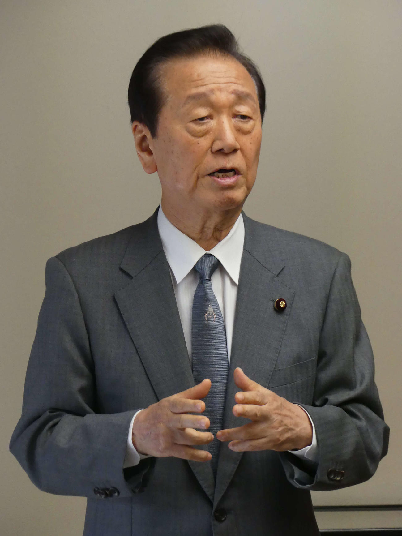 4年ぶりの私邸での新年会であいさつする立憲民主党の小沢一郎衆院議員（撮影・中山知子）
