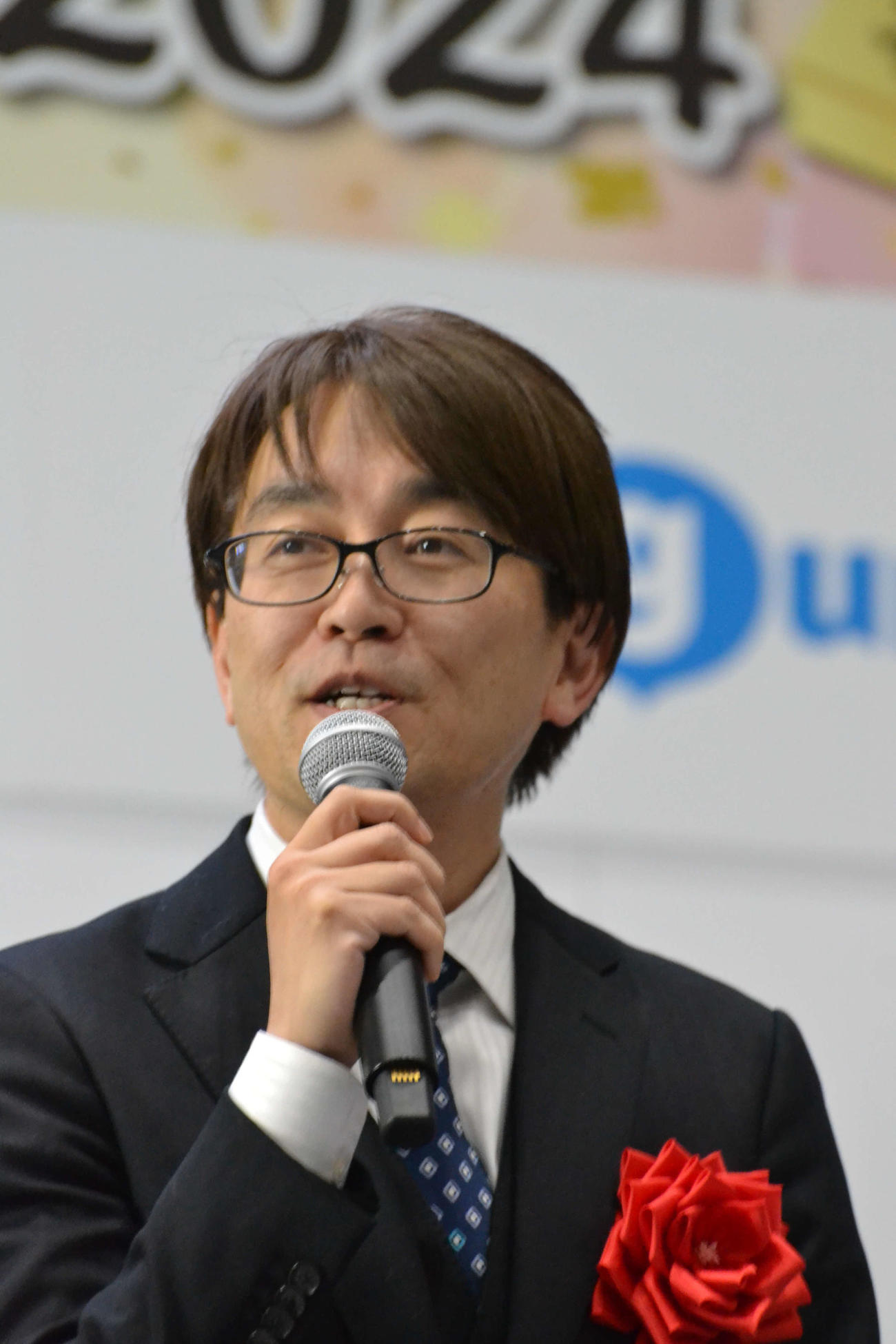 新春記念座談会で日本将棋連盟前会長の佐藤康光九段とトークショーを行った日本将棋連盟会長の羽生善治九段