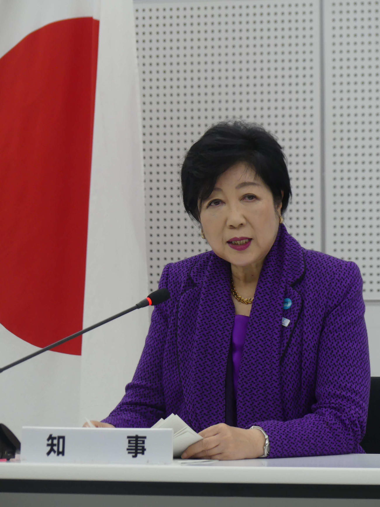 職員への新年あいさつを行う東京都の小池百合子知事（撮影・中山知子）