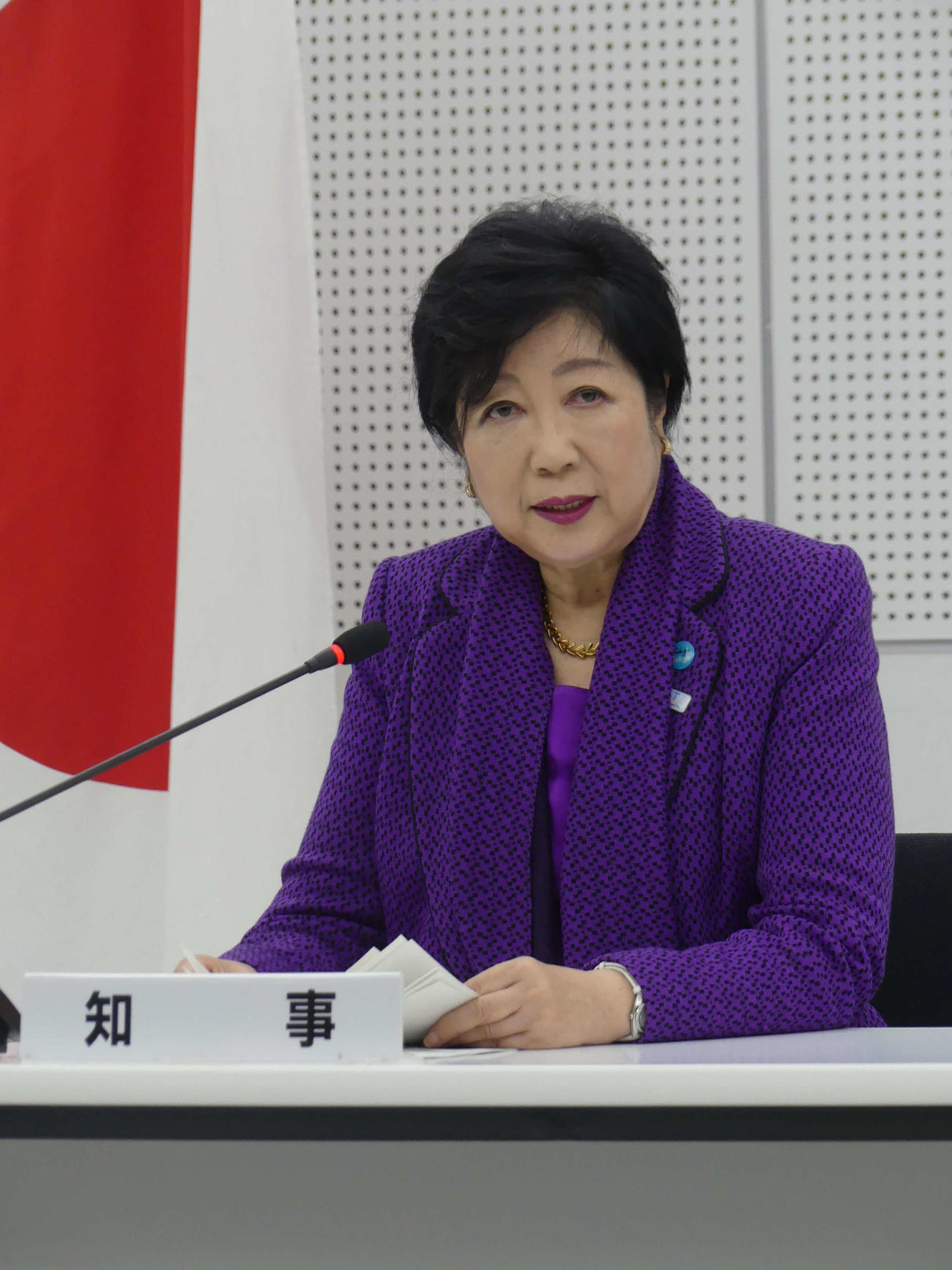 職員への新年あいさつを行う東京都の小池百合子知事（撮影・中山知子）