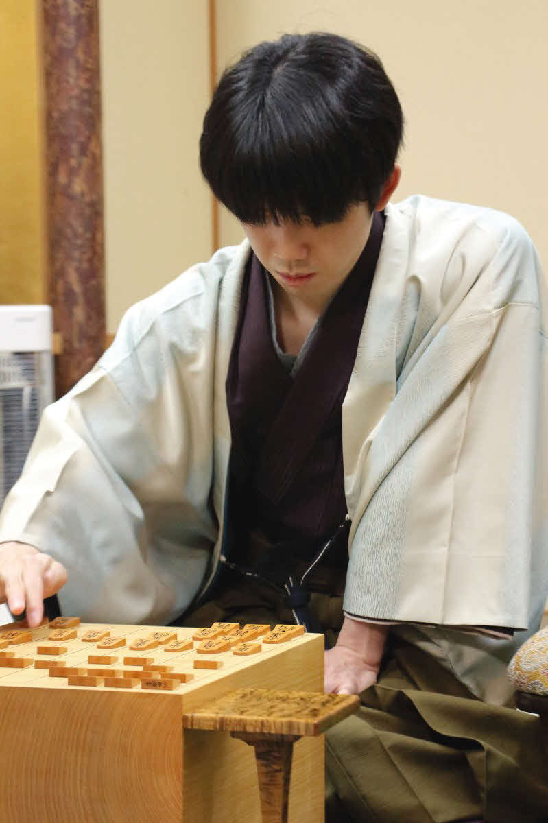 24年の8冠防衛ロード初戦を白星で飾りたい藤井聡太王将（日本将棋連盟提供）