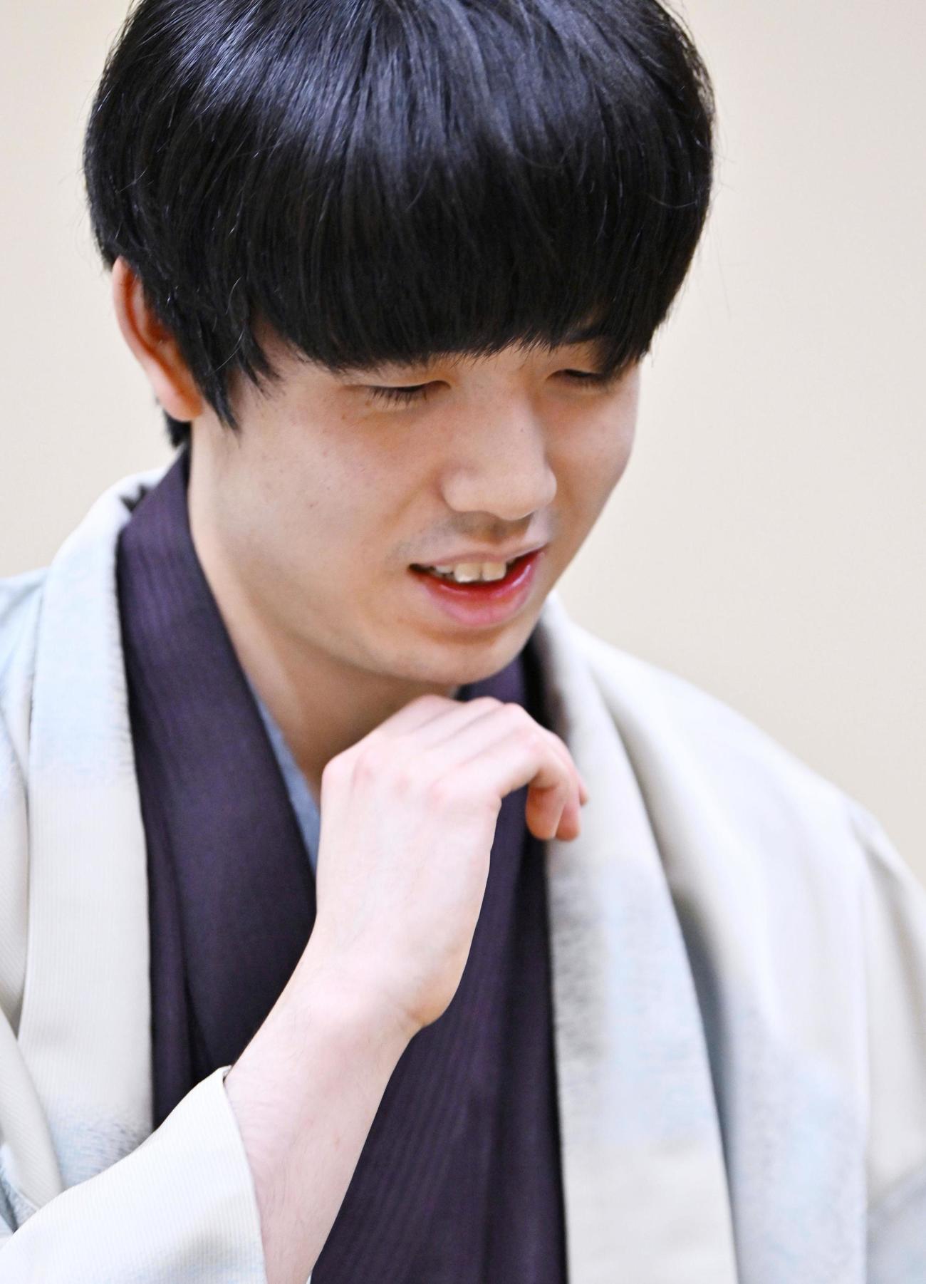 第73期王将戦7番勝負第1局で勝利した藤井聡太王将（代表撮影）