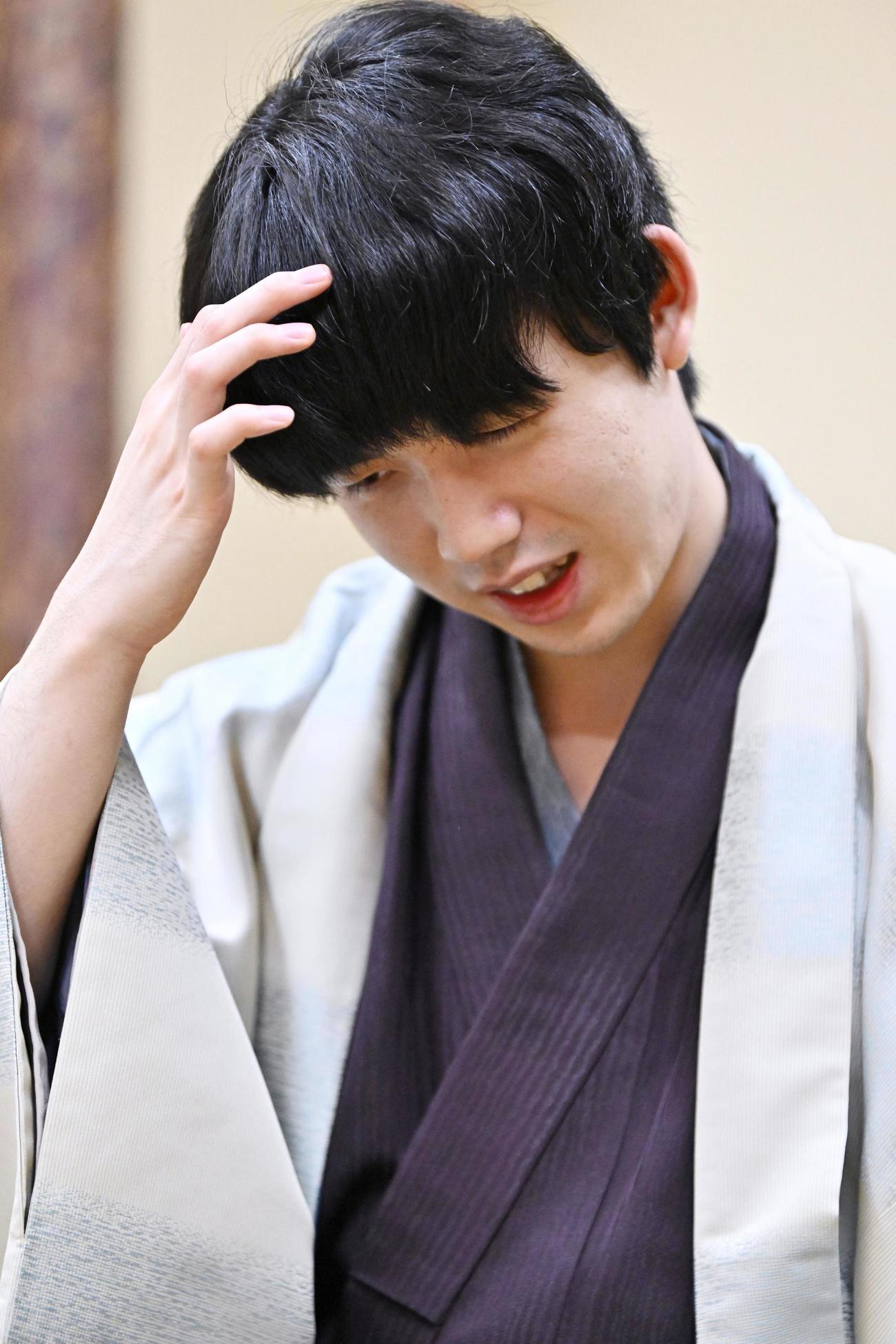 第73期王将戦7番勝負第1局で勝利した藤井聡太王将（代表撮影）