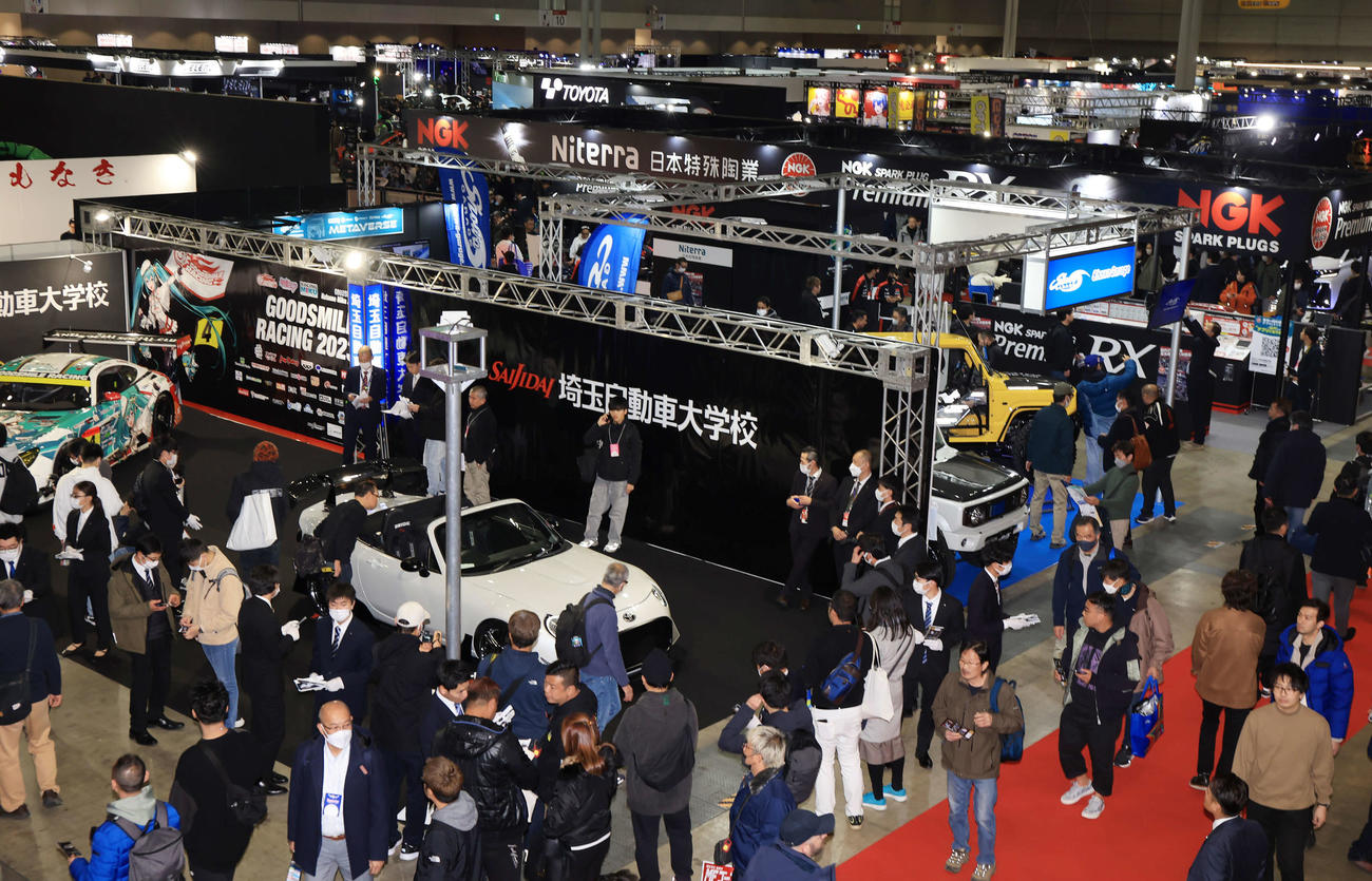 「TOKYO AUTO SALON 2024」には大勢の人が訪れた（撮影・浅見桂子）