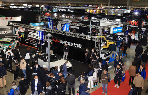 「TOKYO AUTO SALON 2024」には大勢の人が訪れた（撮影・浅見桂子）
