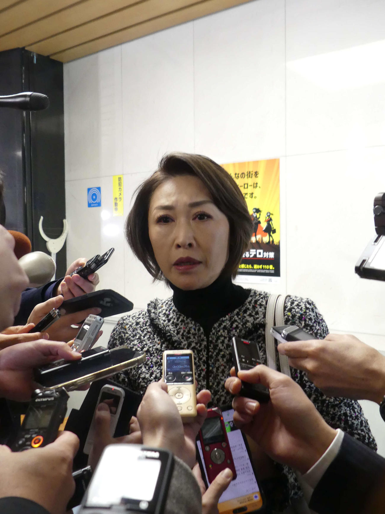 自民党「政治刷新本部」初会合の後、取材に応じる三原じゅん子元女性局長（2024年1月11日撮影）
