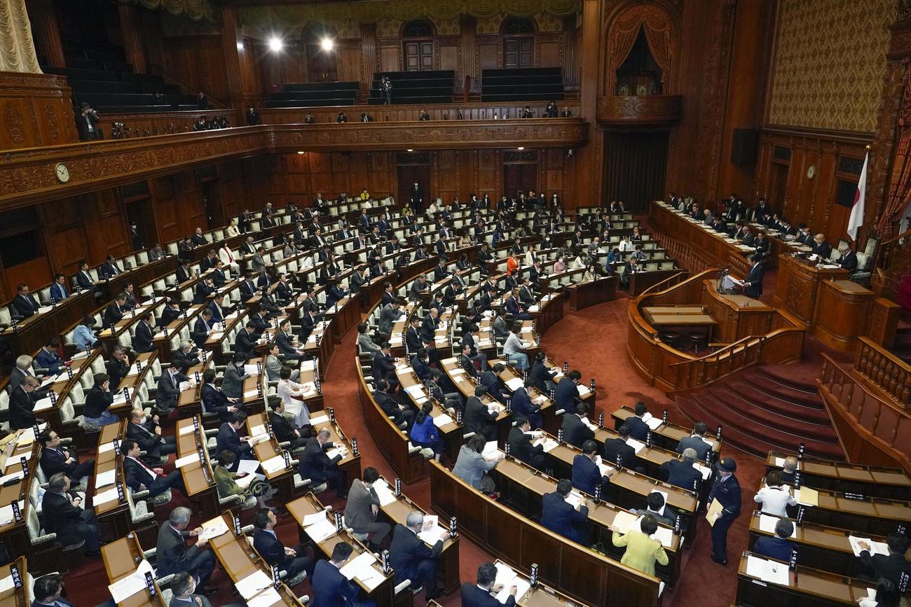 開かれた参院本会議（共同）