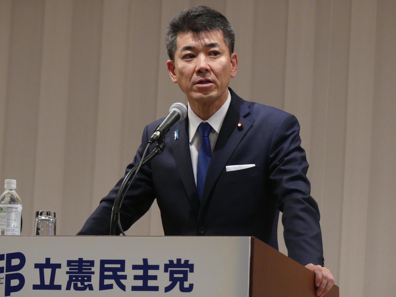 党大会後に記者会見する立憲民主党の泉健太代表（撮影・中山知子）