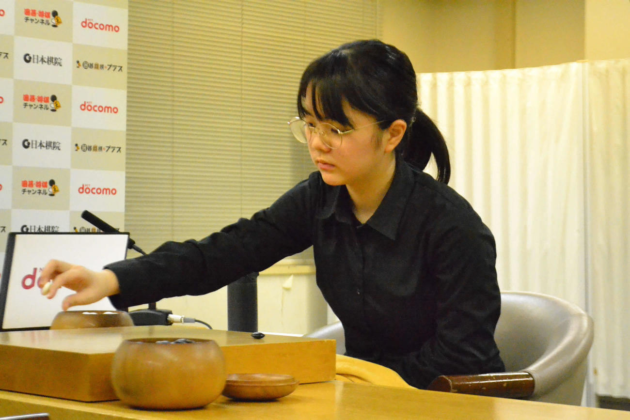 韓国移籍を前に国内で最初で最後のタイトル防衛戦に位同仲邑菫女流棋聖