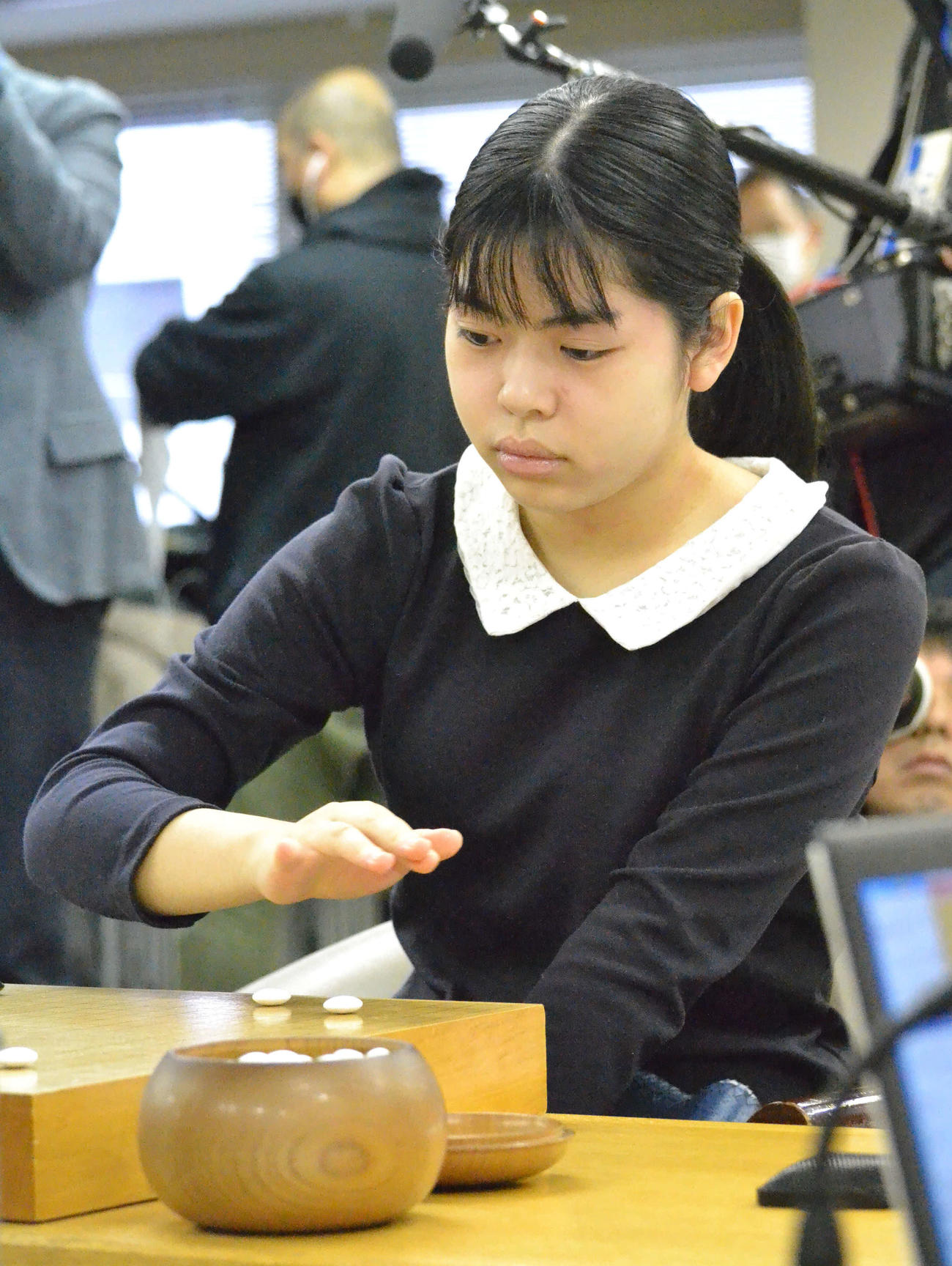 仲邑菫女流棋聖を2勝1敗で下して初のタイトルを獲得した上野梨紗二段