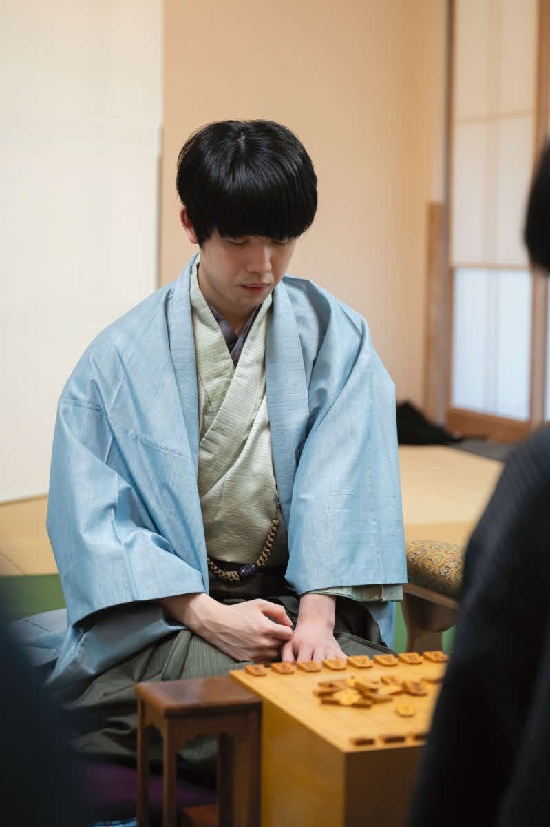 王将戦3連覇まであと1勝としている藤井聡太王将（日本将棋連盟提供）