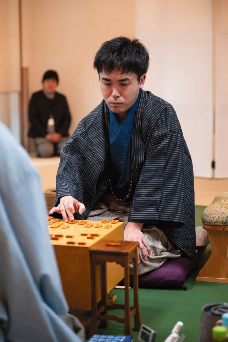 三たび三間飛車を採用してかど番をしのぎたい菅井竜也八段（日本将棋連盟提供）