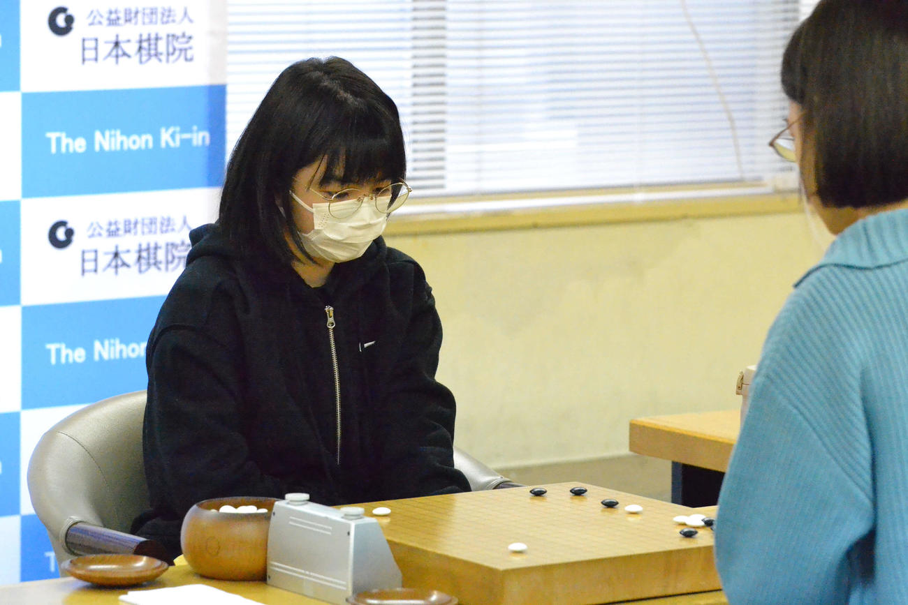 韓国棋院への移籍を前に国内最後の対局に臨む仲邑菫三段