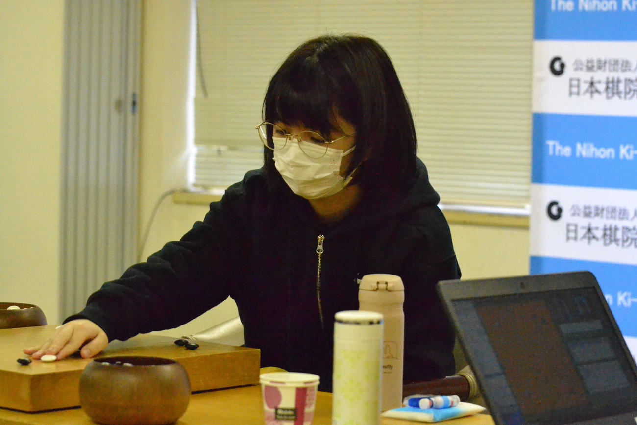 韓国棋院への移籍を前に国内最後の対局に臨む仲邑菫三段