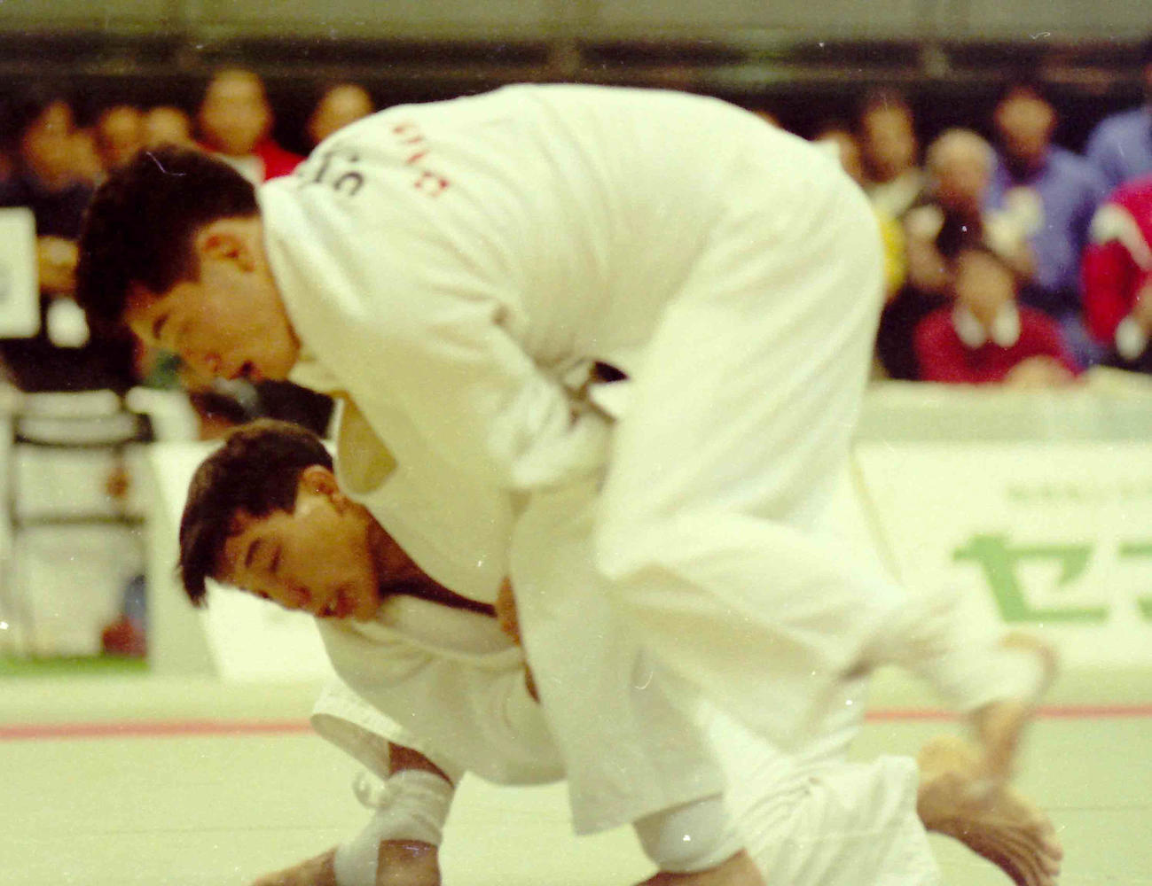 嘉納治五郎杯国際柔道、男子65キロ級決勝に出場する丸山顕志容疑者（上）（92年11月撮影）