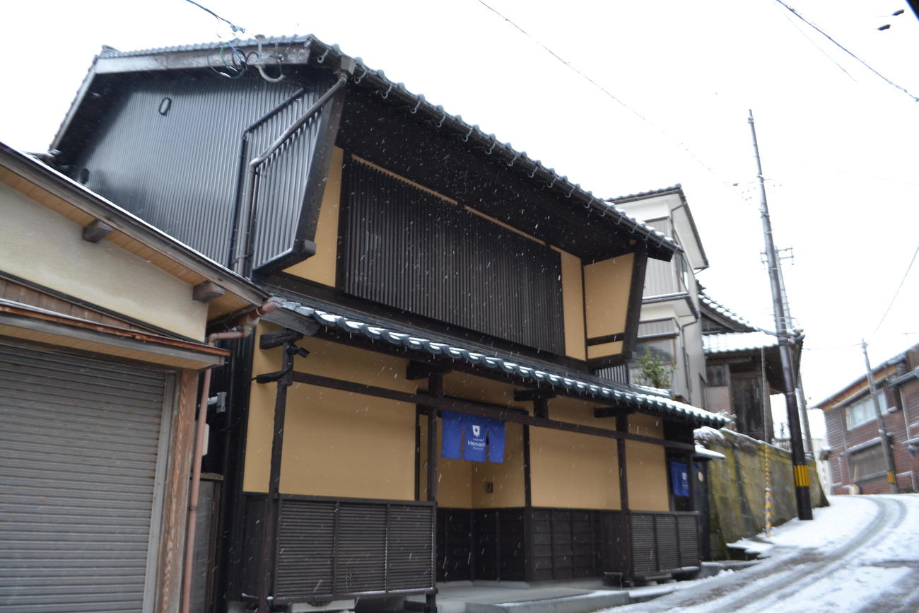 古民家を活用した滞在型宿泊施設「オーベルジュほまち　三國湊」