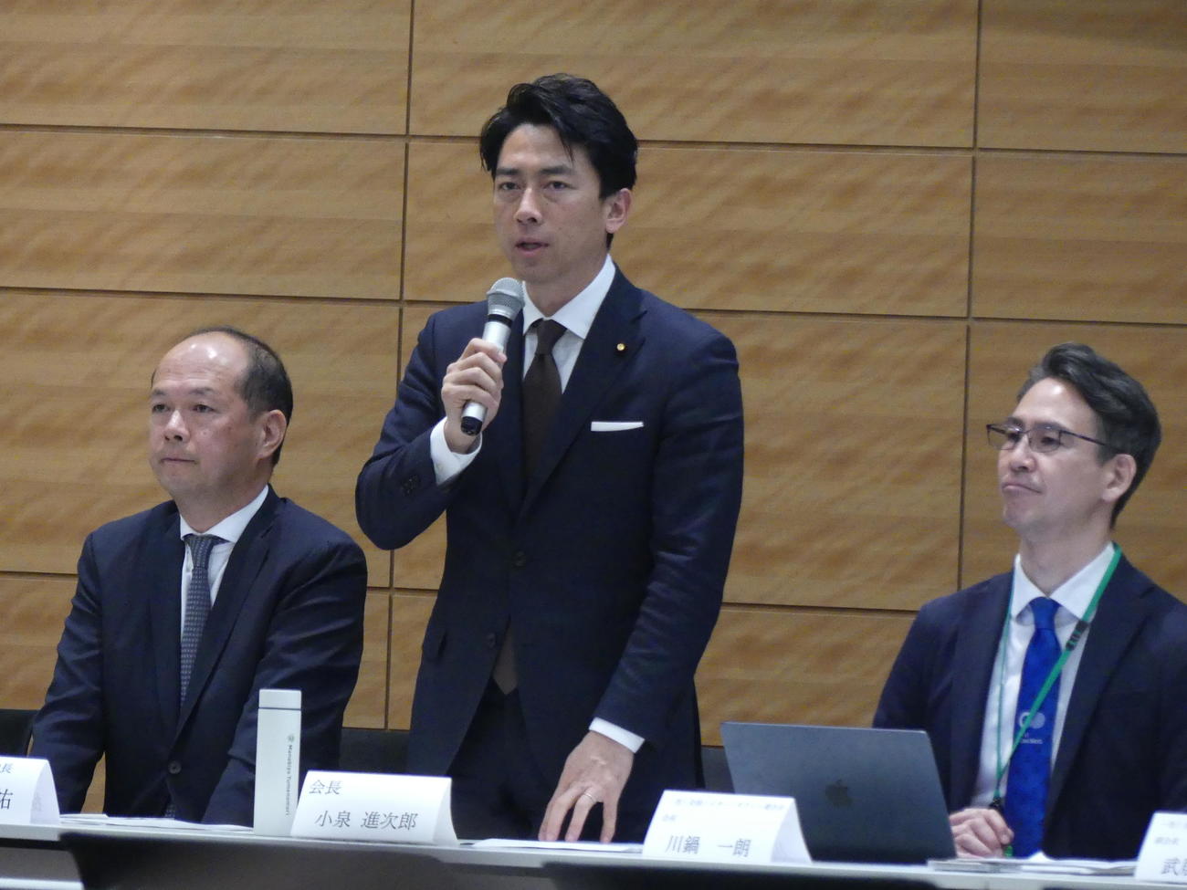 超党派・ライドシェア勉強会であいさつする自民党の小泉進次郎元環境相（撮影・中山知子）