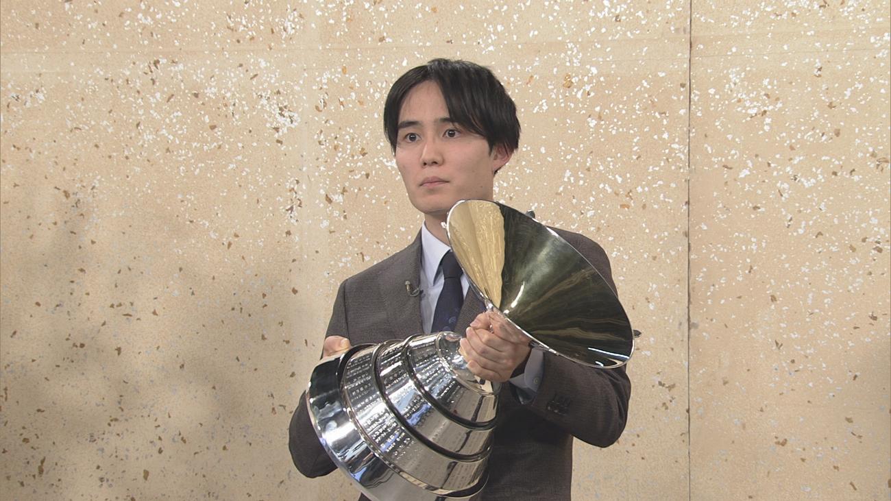 NHK杯で初優勝した佐々木勇気八段（日本放送協会提供）
