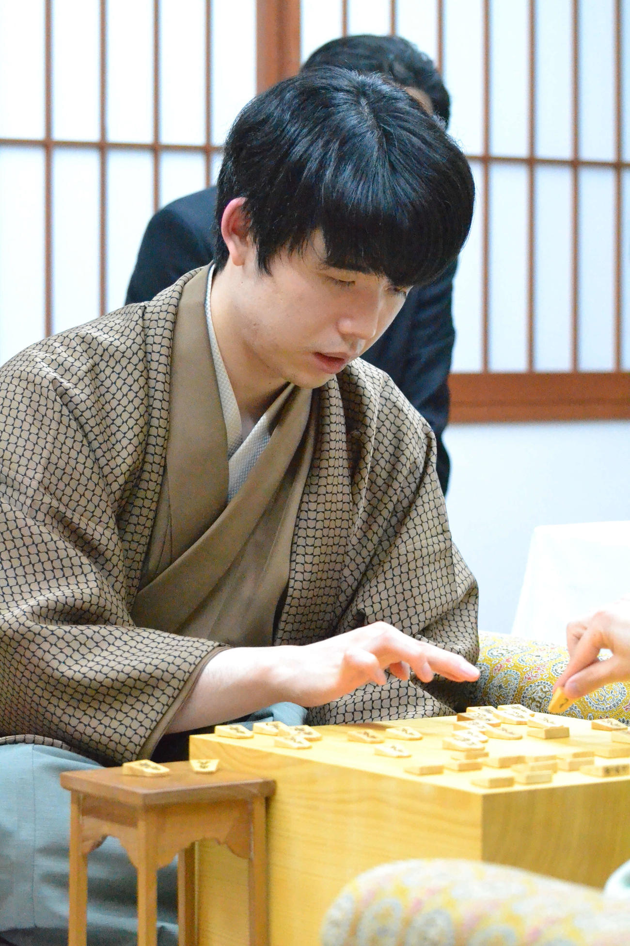 伊藤匠七段を下して初防衛を果たした藤井聡太棋王