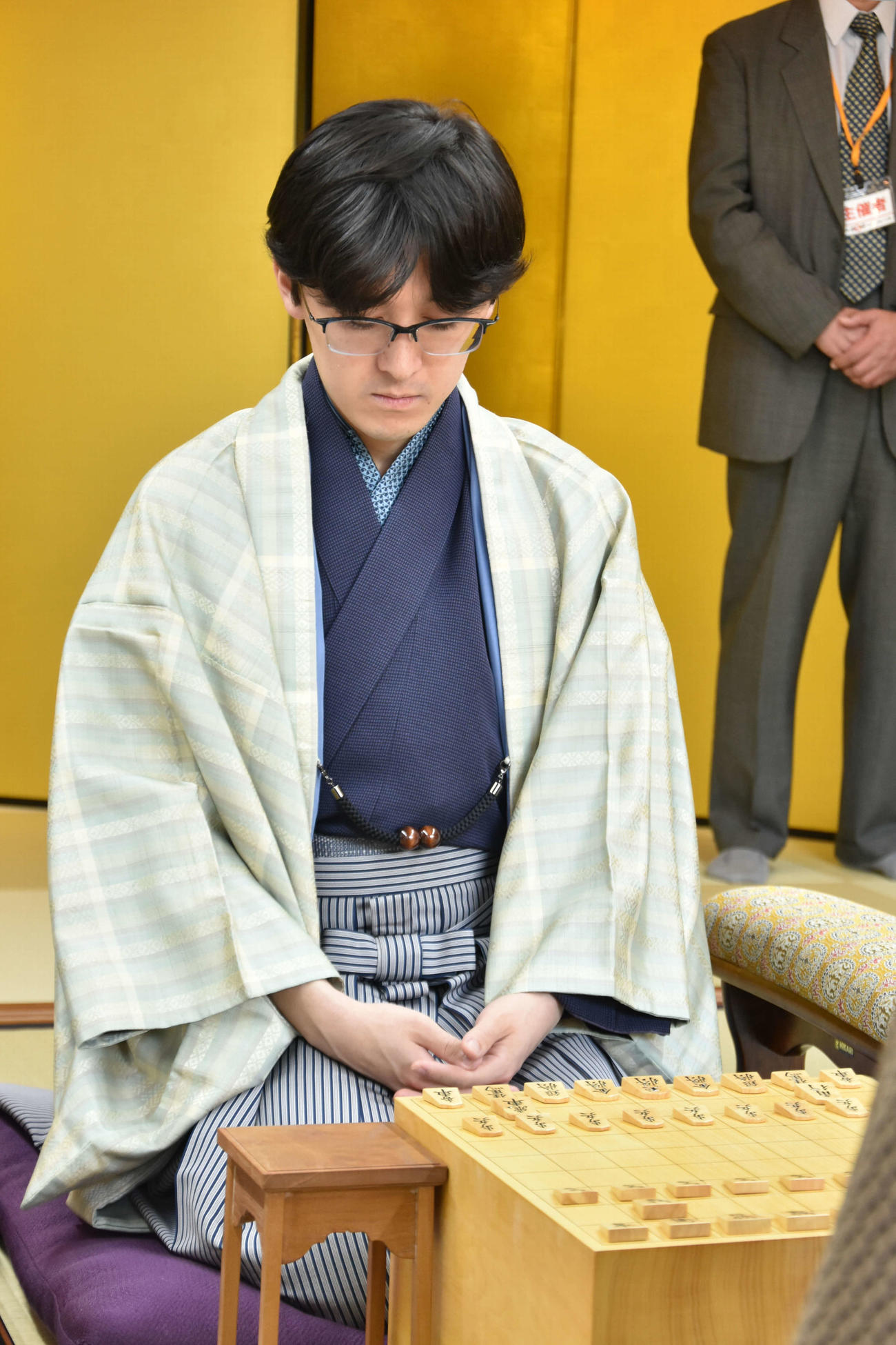 かど番をしのいで対藤井戦の初勝利を目指す伊藤匠七段（日本将棋連盟提供）